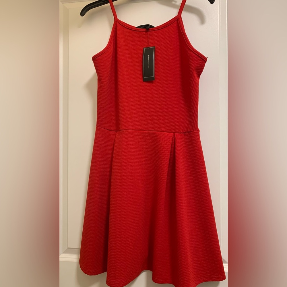 BCBG MAXAZRIA red dress size small. NWT.